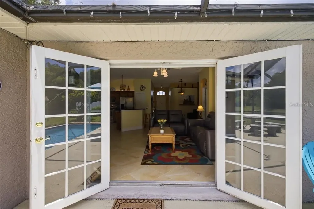 392 Tavernier Circle Oldsmar FL 34677