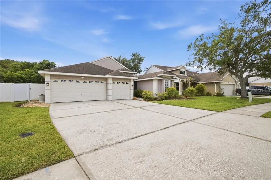 392 Tavernier Circle Oldsmar FL 34677
