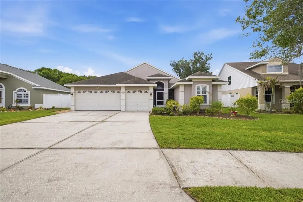 392 Tavernier Circle Oldsmar FL 34677