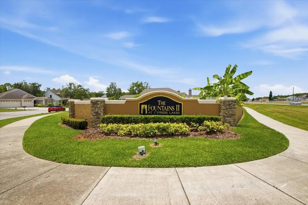 392 Tavernier Circle Oldsmar FL 34677