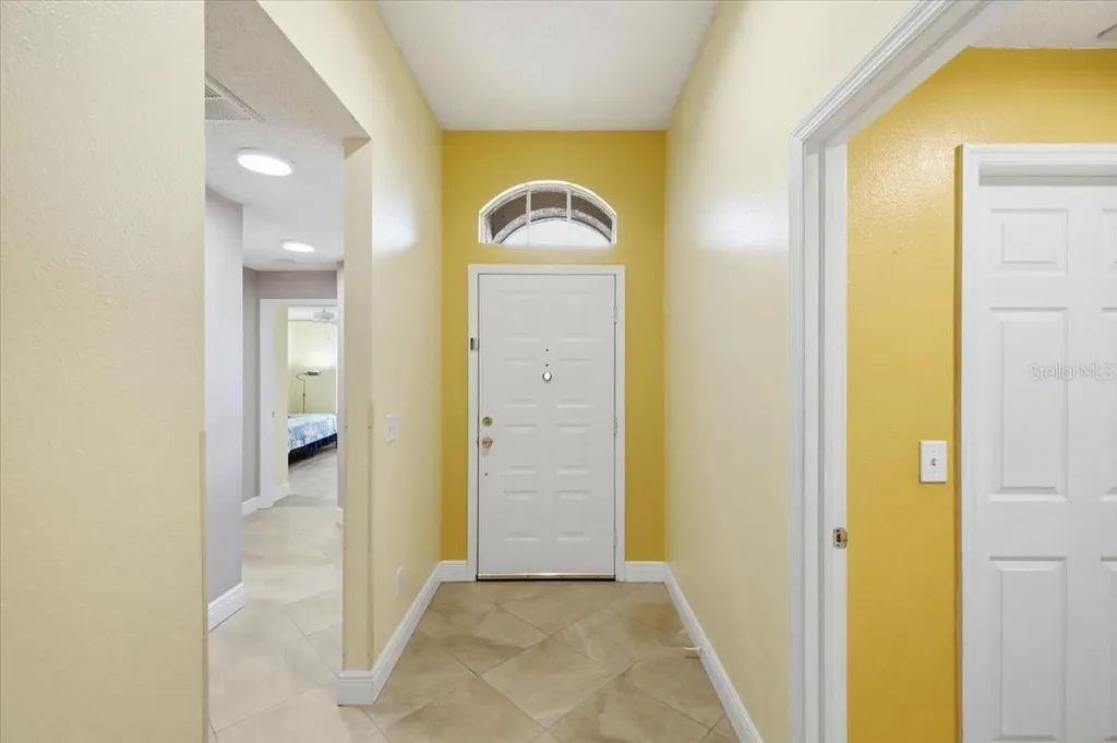 392 Tavernier Circle Oldsmar FL 34677