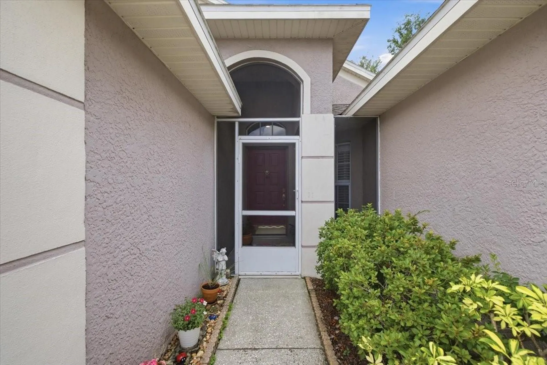 392 Tavernier Circle Oldsmar FL 34677