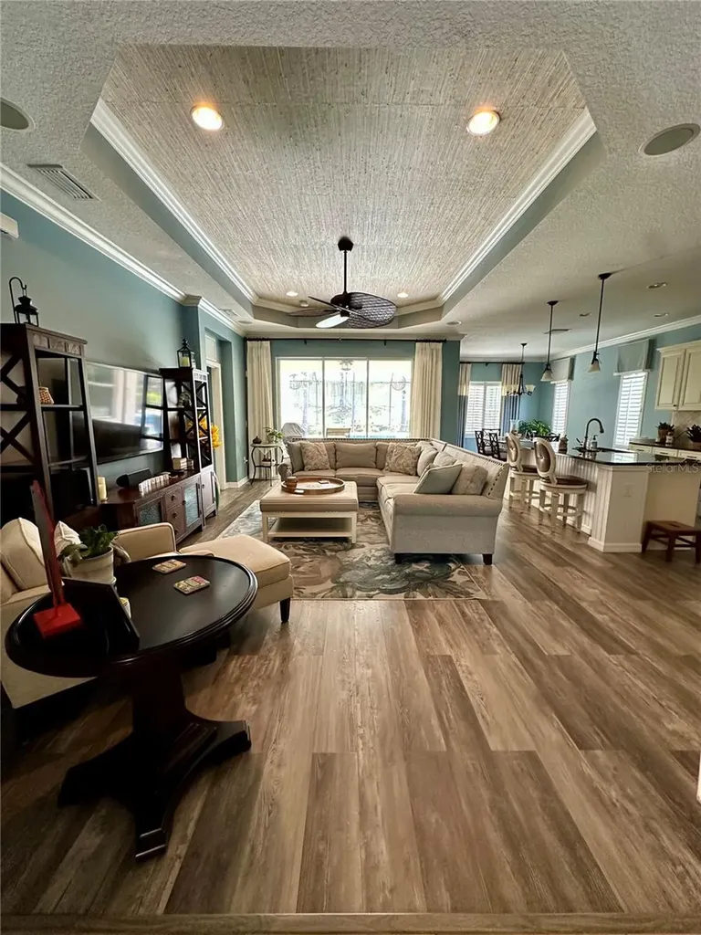 4811 Silvermoss Drive Sarasota FL 34243