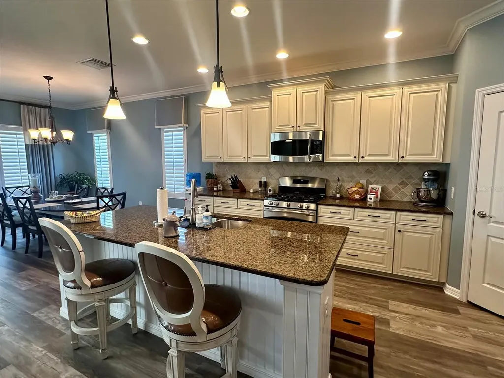 4811 Silvermoss Drive Sarasota FL 34243