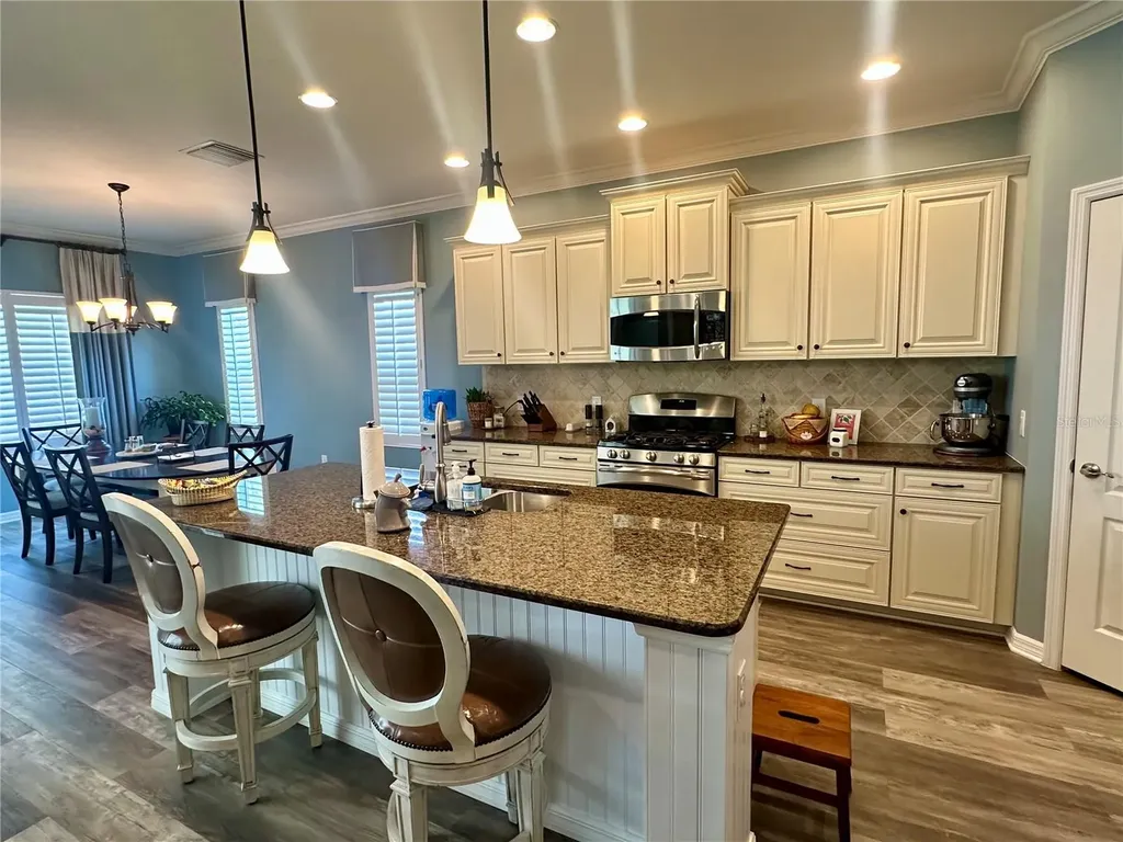 4811 Silvermoss Drive Sarasota FL 34243