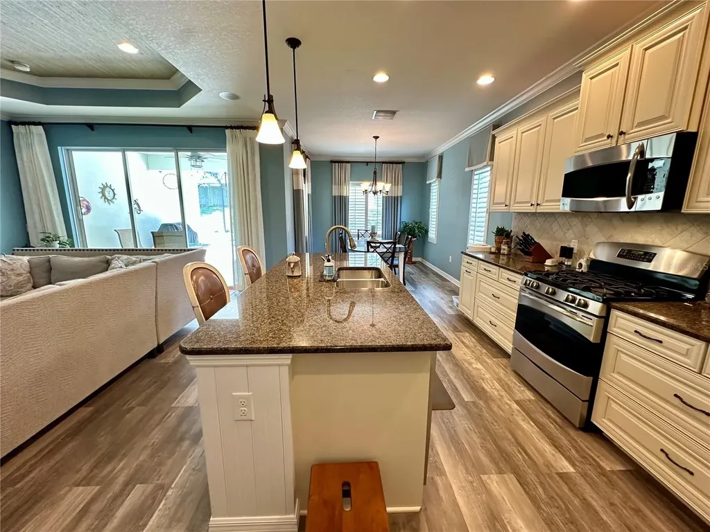 4811 Silvermoss Drive Sarasota FL 34243
