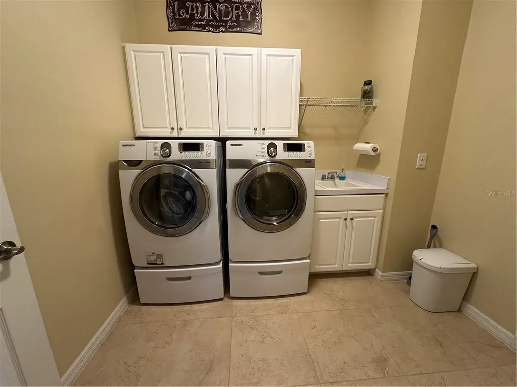 4811 Silvermoss Drive Sarasota FL 34243