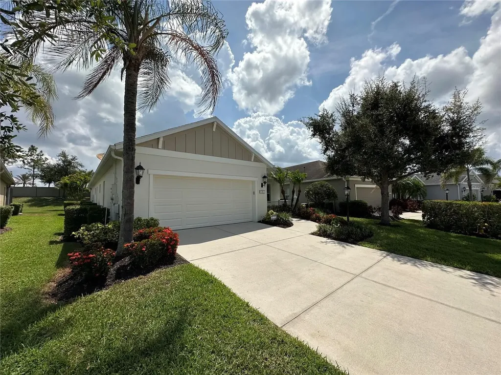 4811 Silvermoss Drive Sarasota FL 34243