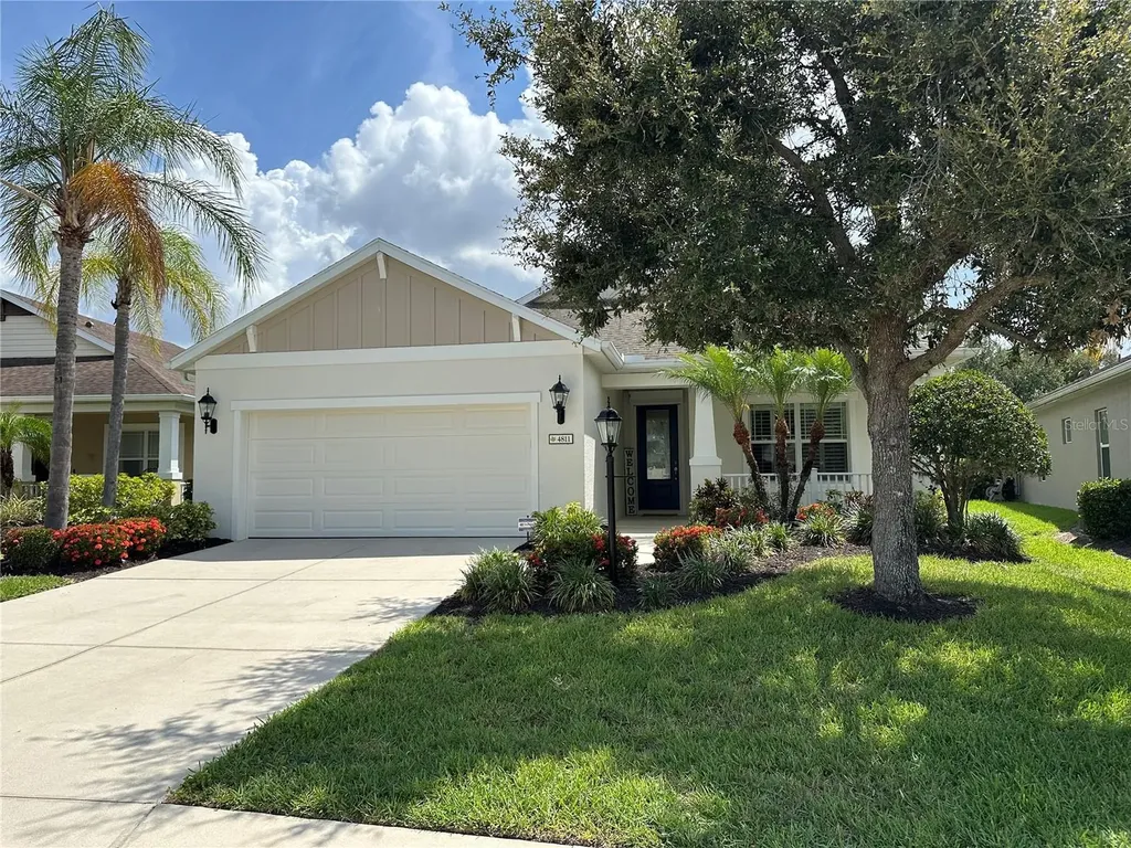 4811 Silvermoss Drive Sarasota FL 34243
