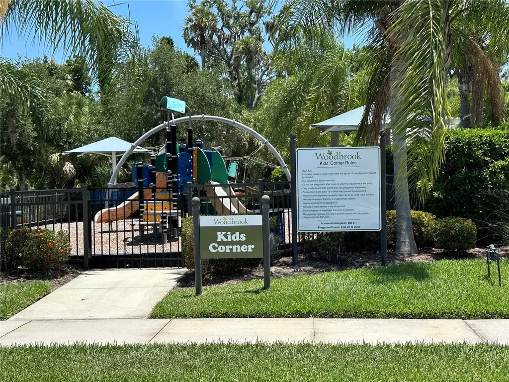 4811 Silvermoss Drive Sarasota FL 34243