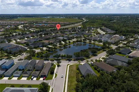 4811 Silvermoss Drive Sarasota FL 34243