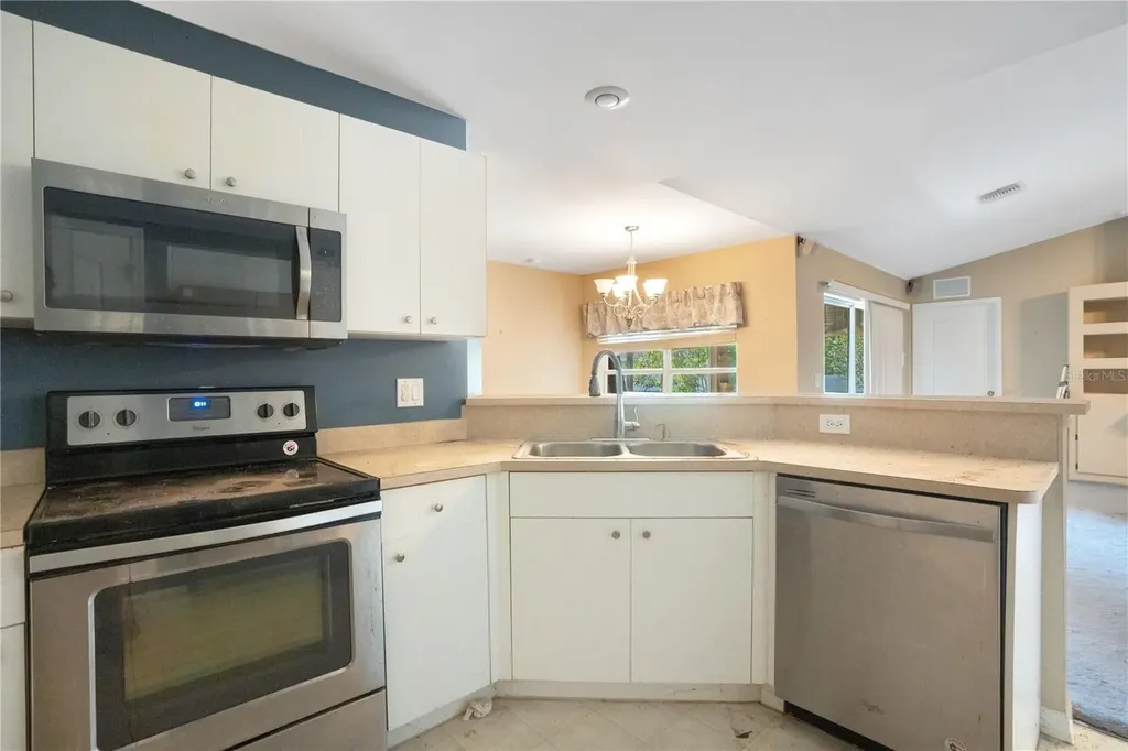 2904 NE 4th Place Cape Coral FL 33909