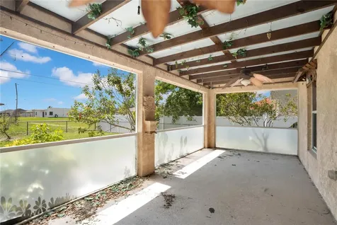 2904 NE 4th Place Cape Coral FL 33909
