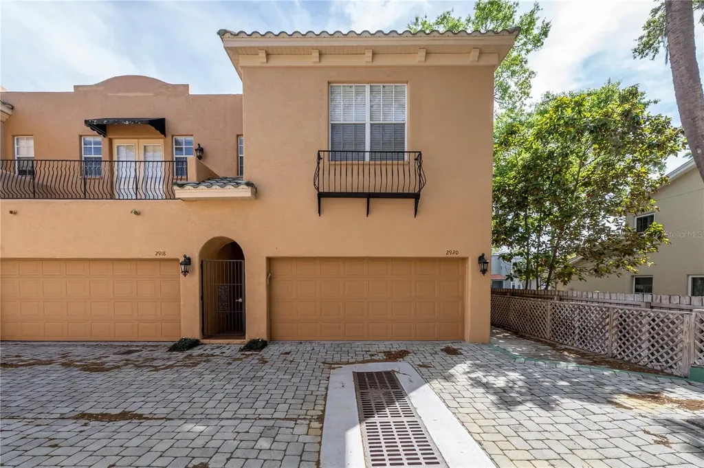 2920 2 Hansen Manor Lane Tampa FL 33611