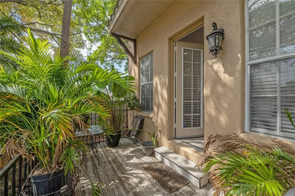 2920 2 Hansen Manor Lane Tampa FL 33611