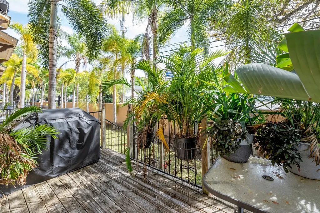 2920 2 Hansen Manor Lane Tampa FL 33611