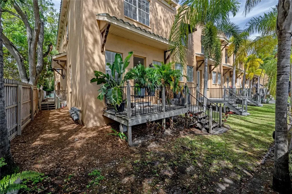 2920 2 Hansen Manor Lane Tampa FL 33611