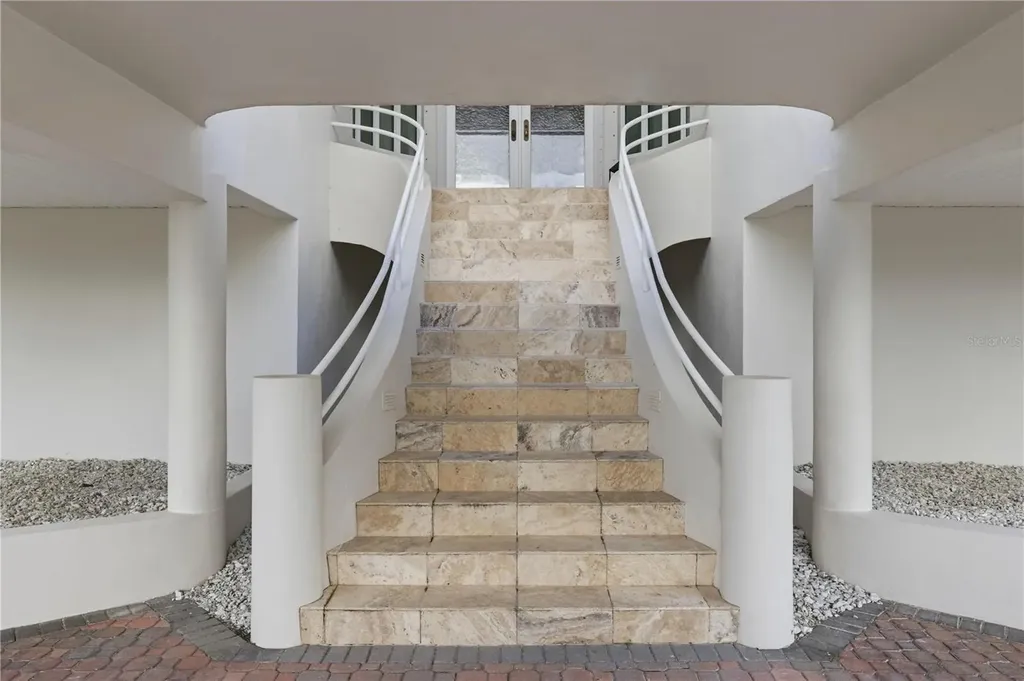 4034 Roberts Point Road Sarasota FL 34242