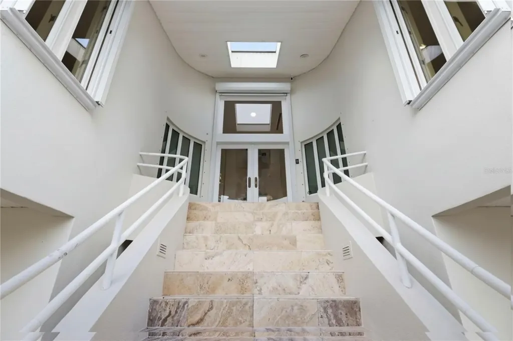 4034 Roberts Point Road Sarasota FL 34242