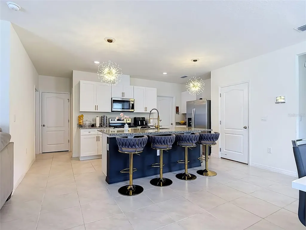 1172 Cascades Avenue Davenport FL 33837