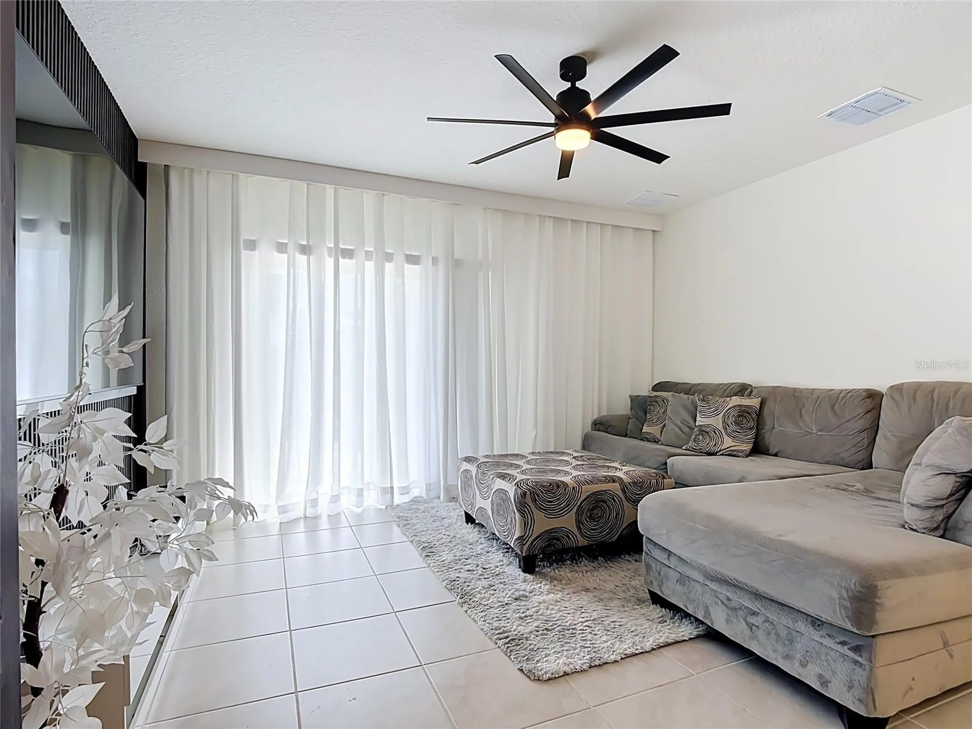 1172 Cascades Avenue Davenport FL 33837