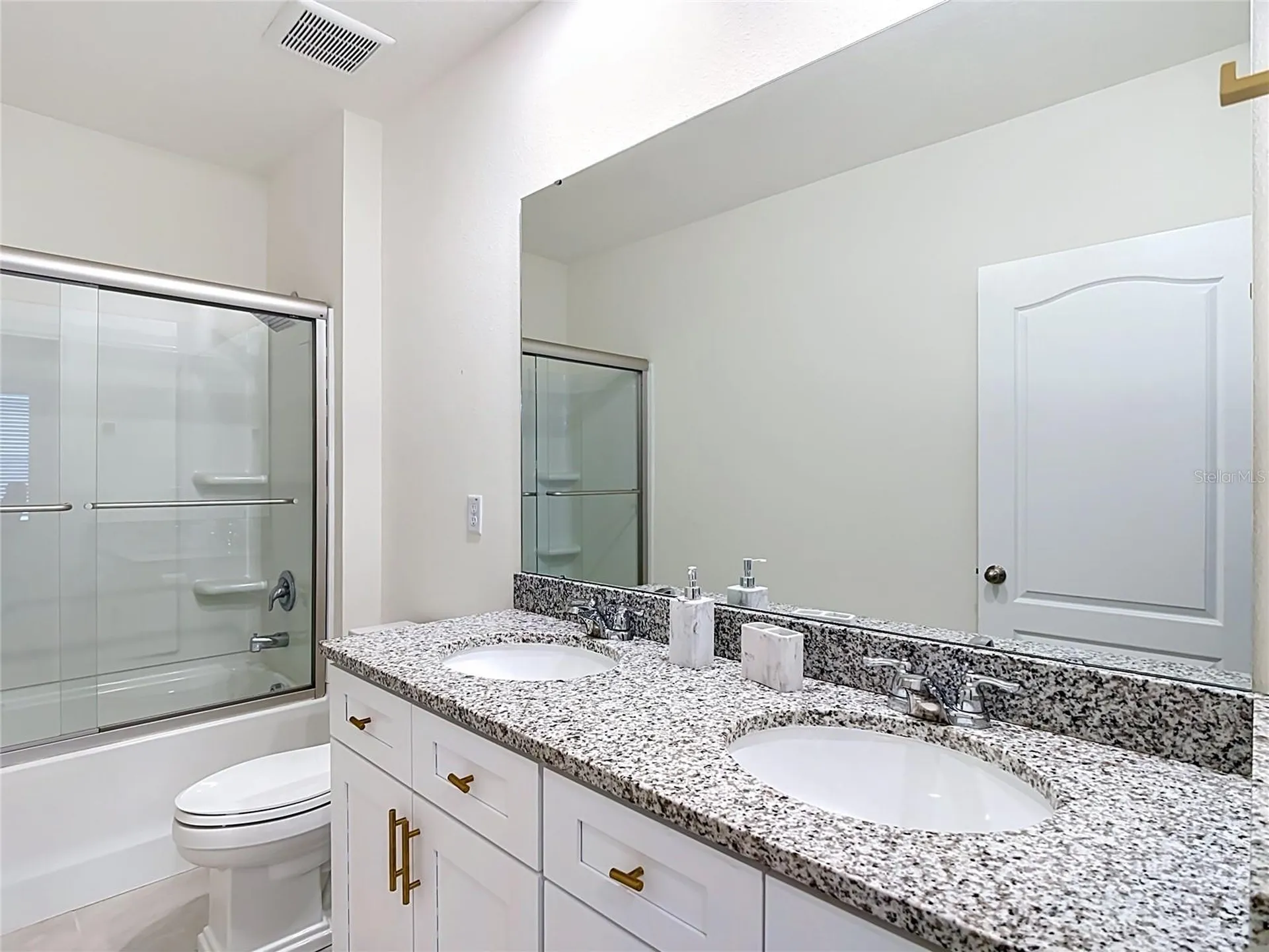 1172 Cascades Avenue Davenport FL 33837