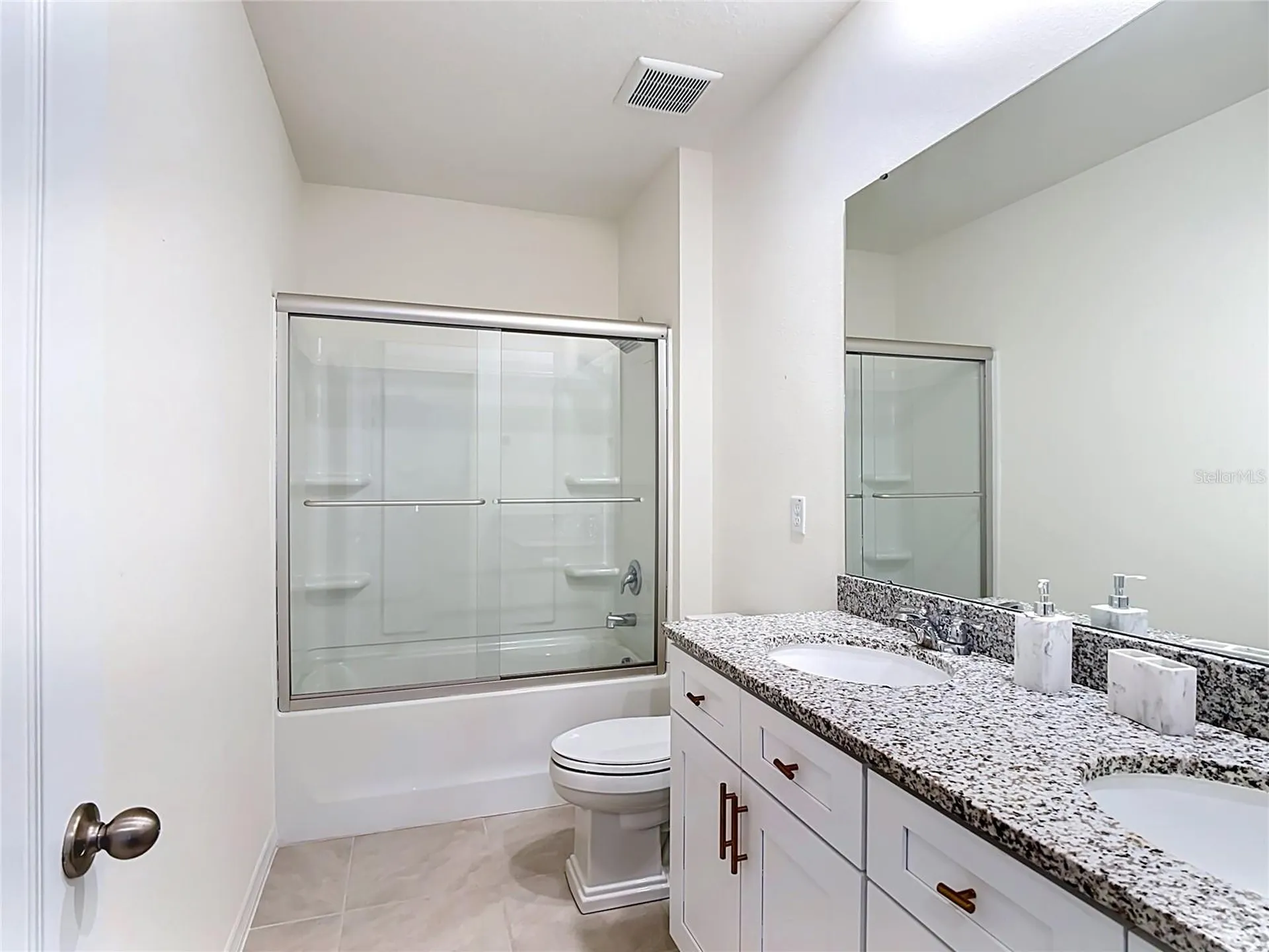 1172 Cascades Avenue Davenport FL 33837