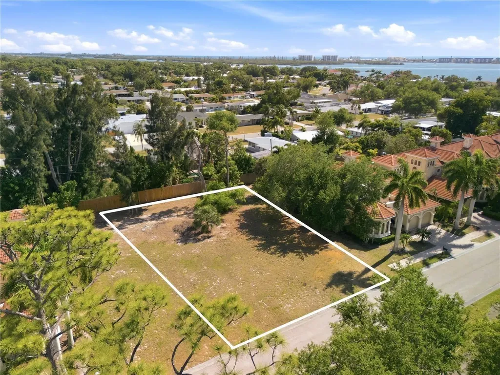 1740 Assisi Drive Sarasota FL 34231