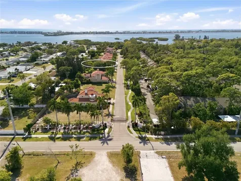 1740 Assisi Drive Sarasota FL 34231