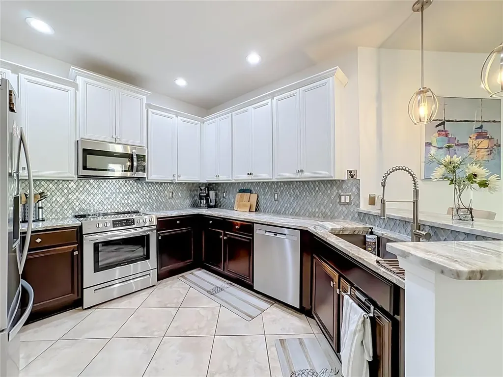 5539 Sunset Falls Drive Apollo Beach FL 33572