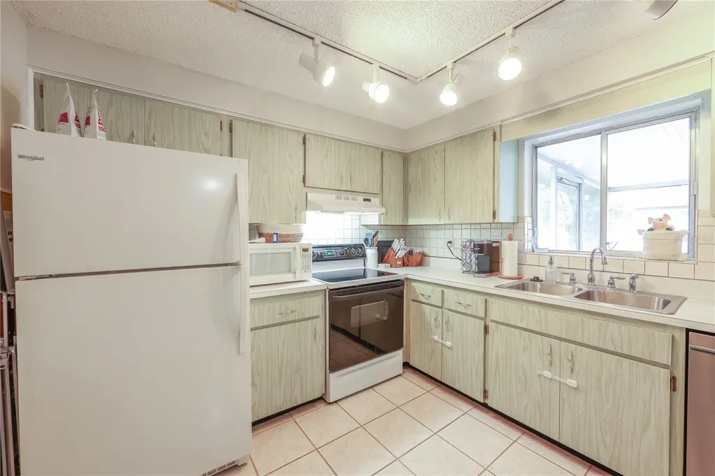 160 Meadowlark Drive Safety Harbor FL 34695