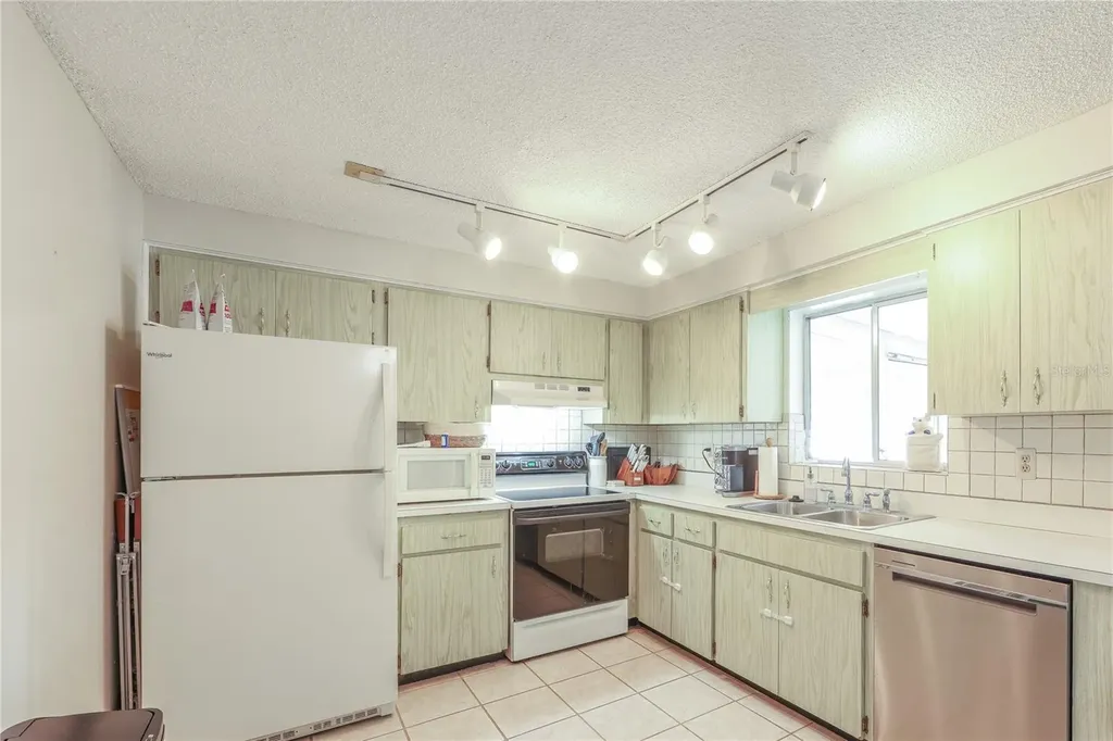 160 Meadowlark Drive Safety Harbor FL 34695
