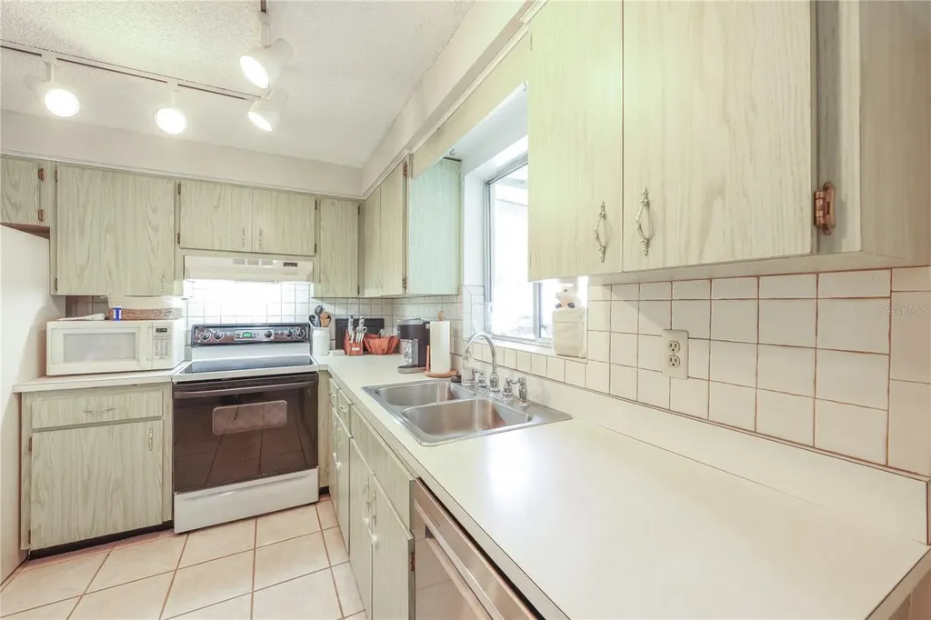 160 Meadowlark Drive Safety Harbor FL 34695