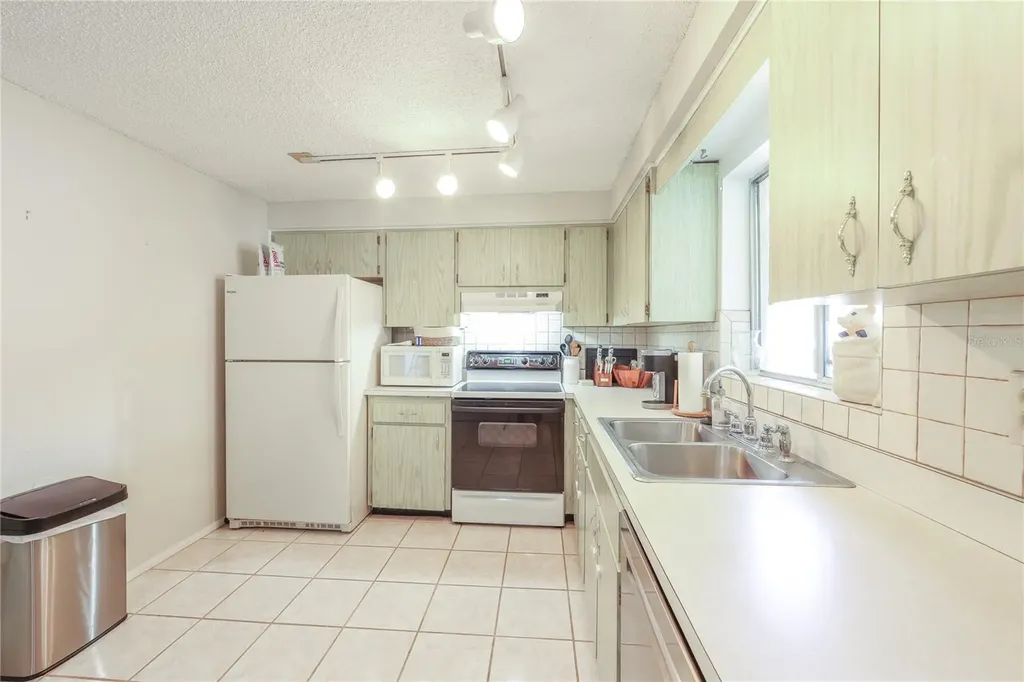 160 Meadowlark Drive Safety Harbor FL 34695
