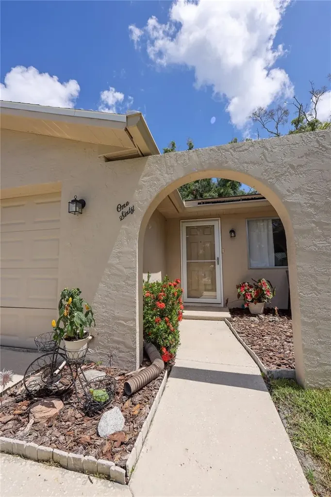 160 Meadowlark Drive Safety Harbor FL 34695