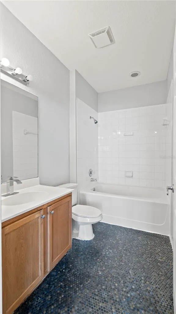 2586 Grand Central Parkway Orlando FL 32839