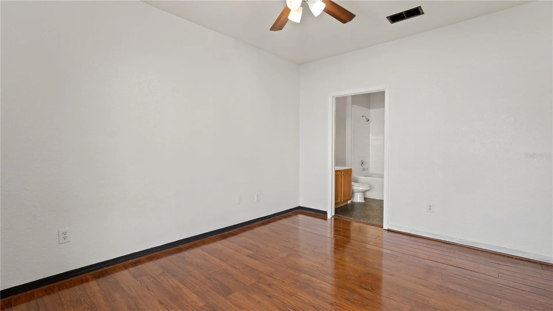 2586 Grand Central Parkway Orlando FL 32839