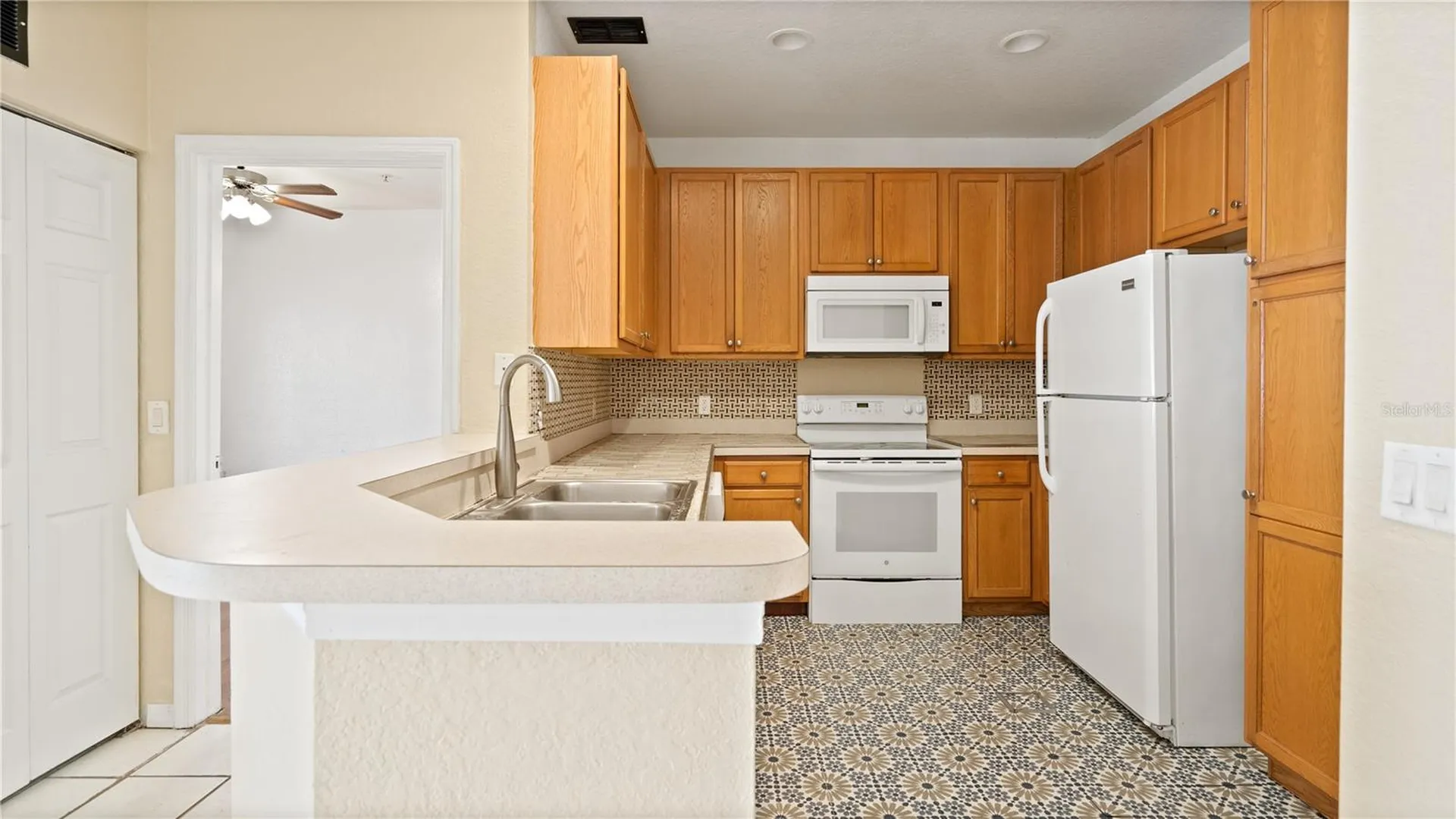 2586 Grand Central Parkway Orlando FL 32839