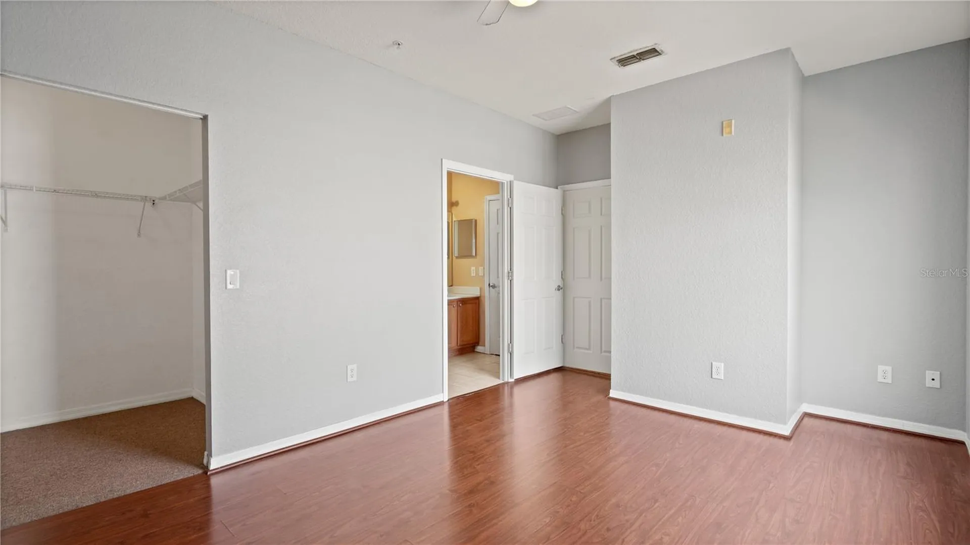 2586 Grand Central Parkway Orlando FL 32839