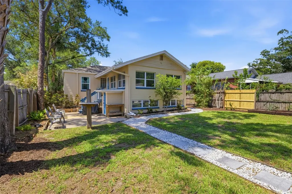 1423 E Henry Avenue Tampa FL 33604