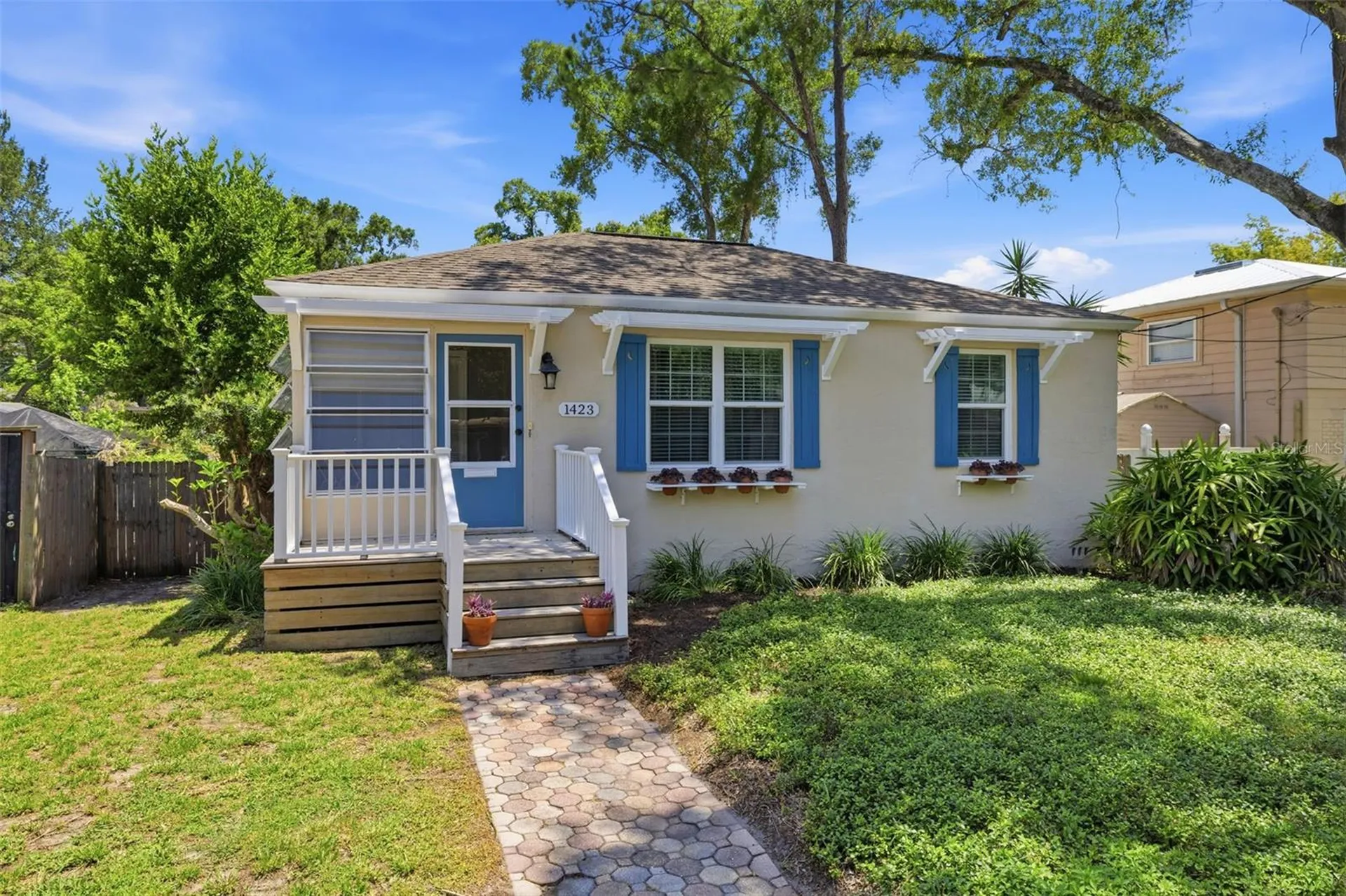 1423 E Henry Avenue Tampa FL 33604