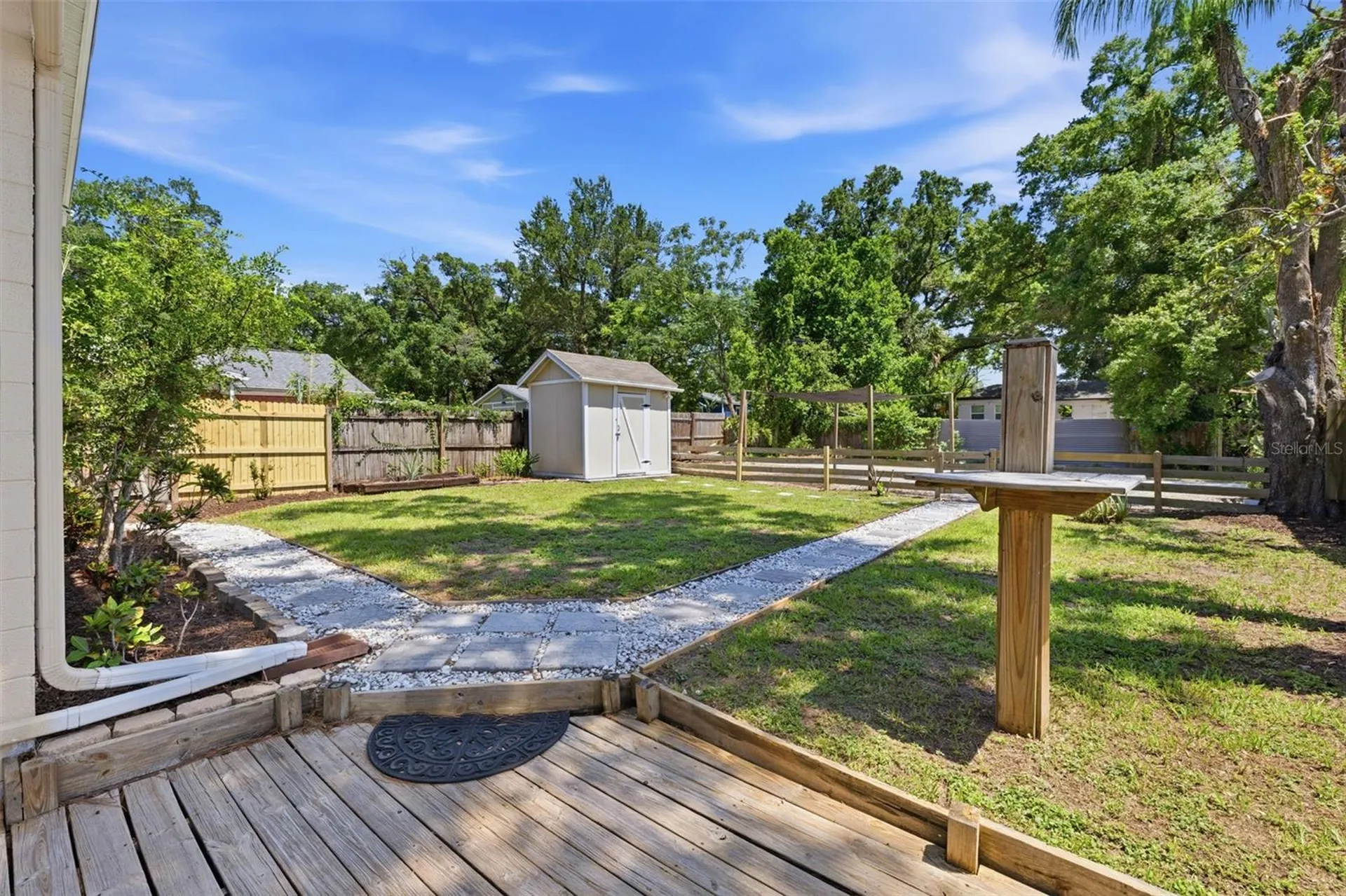 1423 E Henry Avenue Tampa FL 33604