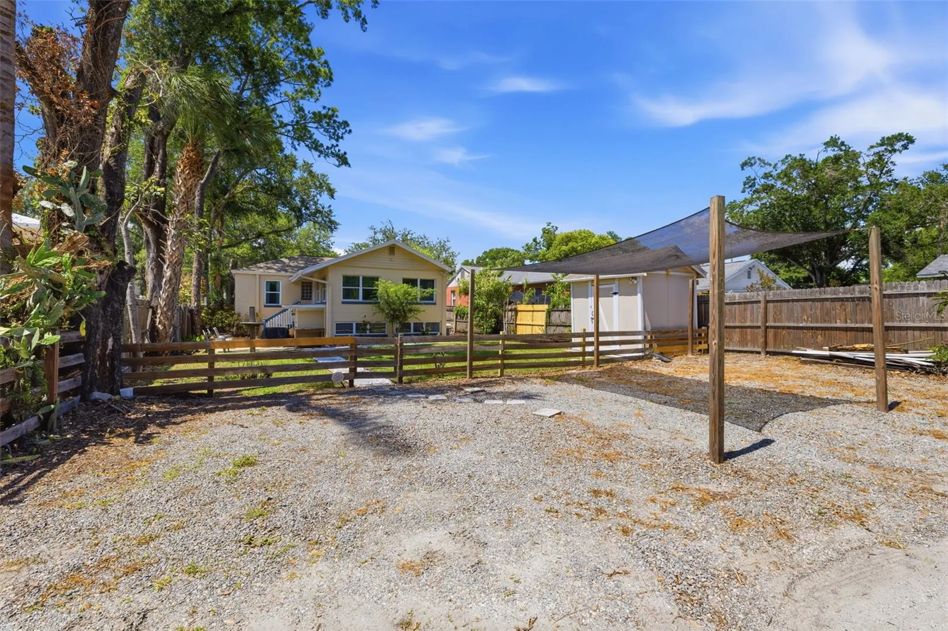 1423 E Henry Avenue Tampa FL 33604