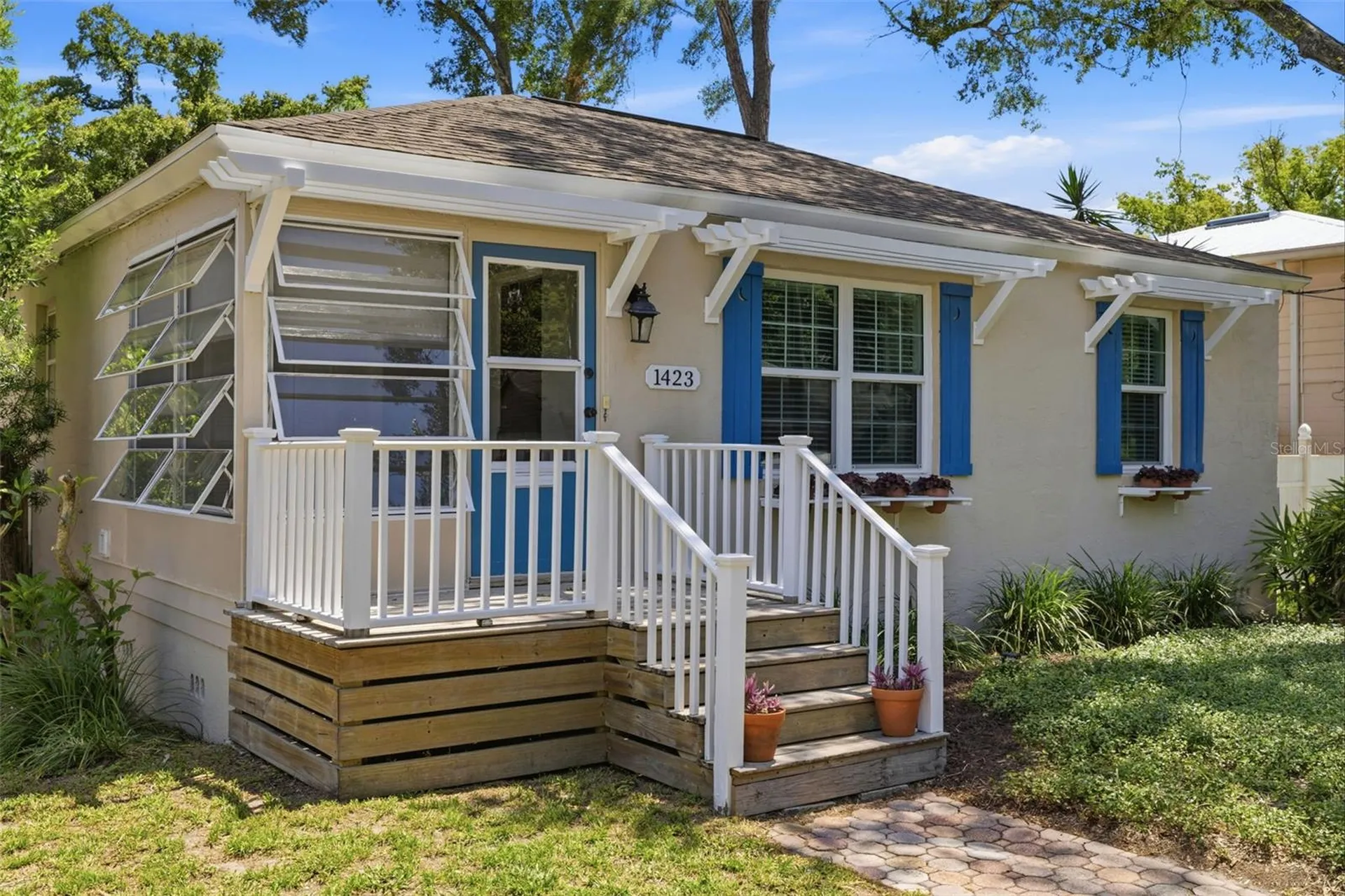 1423 E Henry Avenue Tampa FL 33604