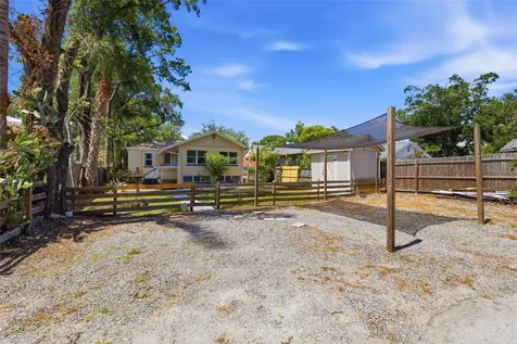 1423 E Henry Avenue Tampa FL 33604