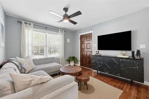 1423 E Henry Avenue Tampa FL 33604