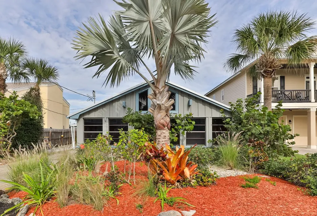 314 Due East Street New Smyrna Beach FL 32169
