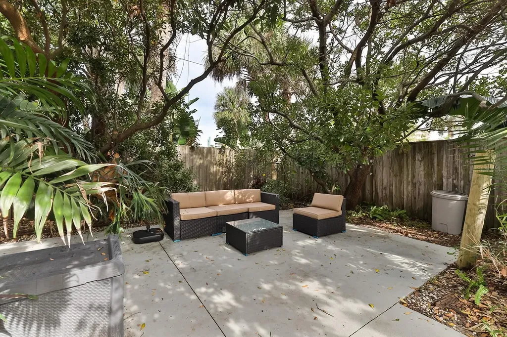 314 Due East Street New Smyrna Beach FL 32169