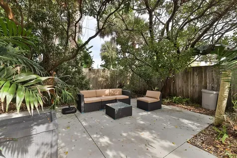 314 Due East Street New Smyrna Beach FL 32169