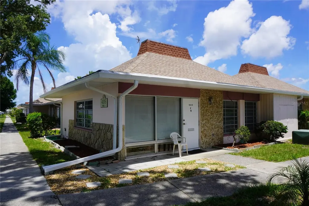 4315 Tahitian Gardens Circle Holiday FL 34691